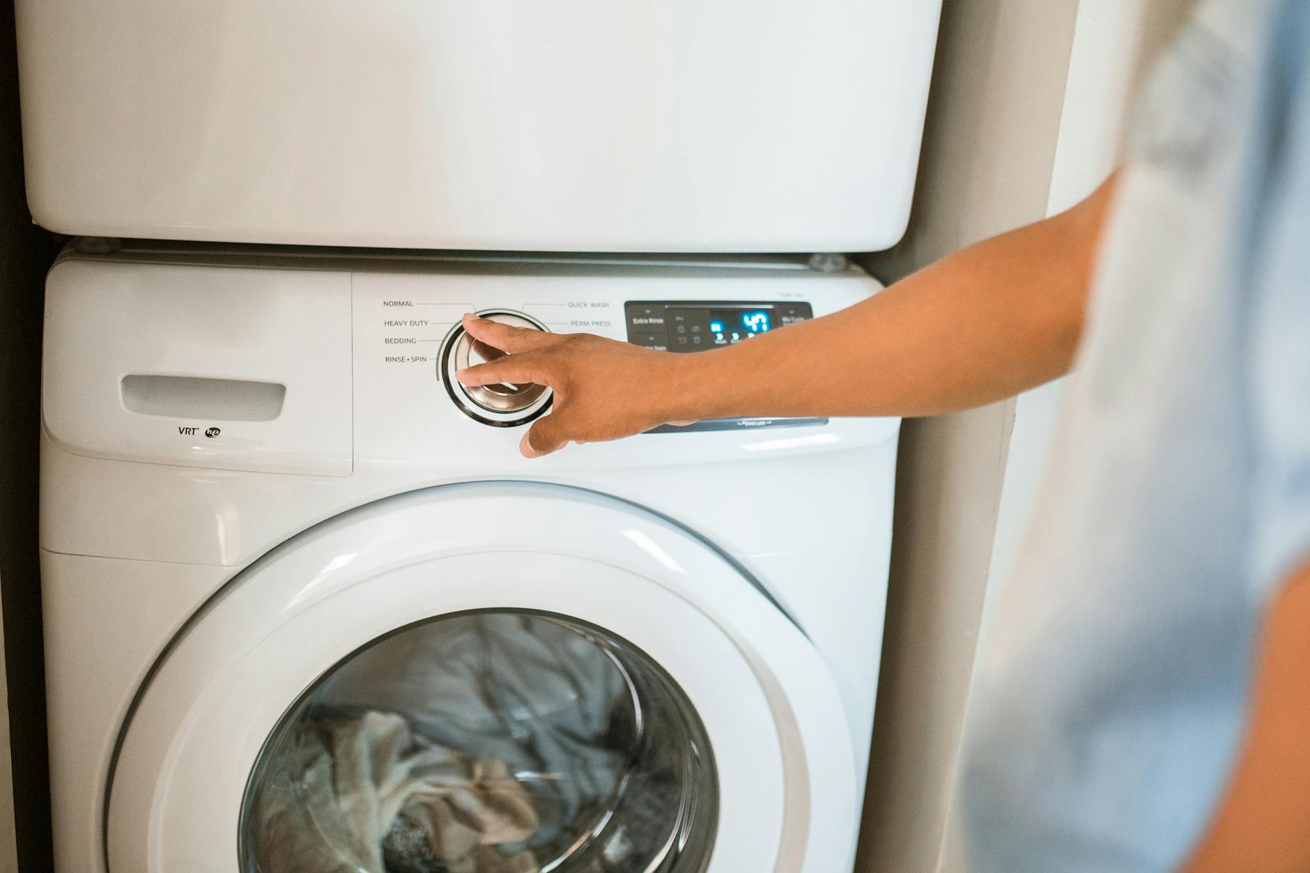 Cold Water, Shorter Cycles, Less Detergent: The Laundry Habits You Probably Need to Unlearn